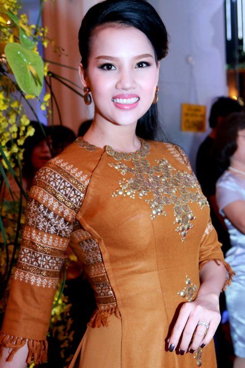 Bebe Phạm đẹp "tròn trịa" bên Dustin Nguyễn sau khi cưới 12
