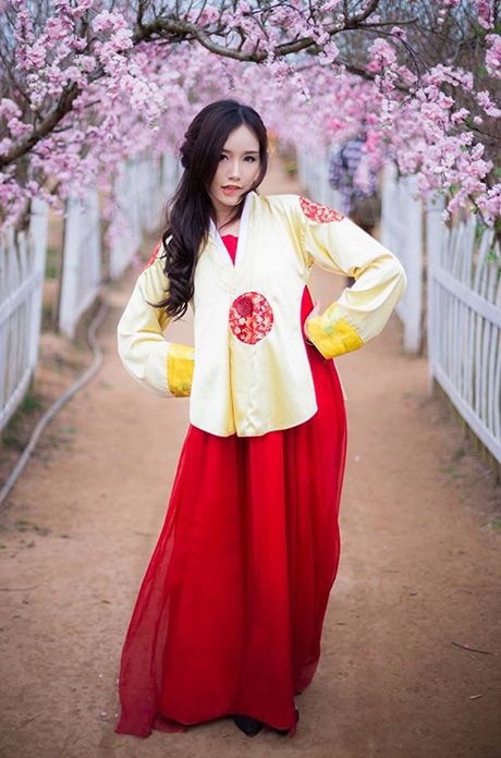 Hot girl Ngân Búng diện hanbok Hàn Quốc xinh như búp bê 7