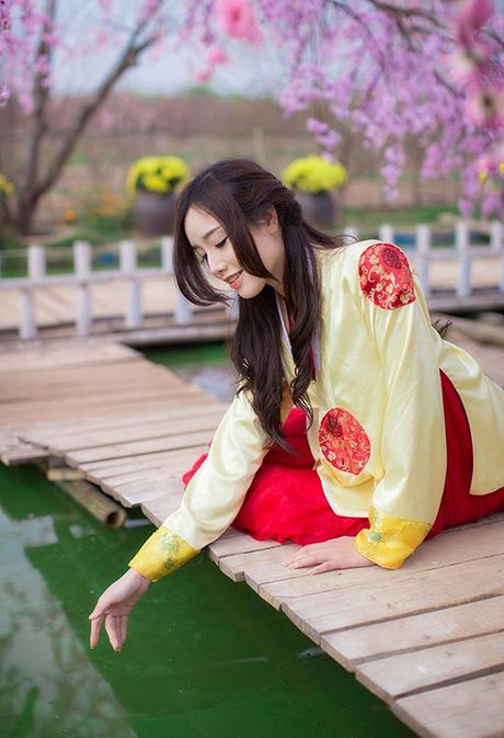 Hot girl Ngân Búng diện hanbok Hàn Quốc xinh như búp bê 8