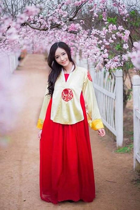 Hot girl Ngân Búng diện hanbok Hàn Quốc xinh như búp bê 6
