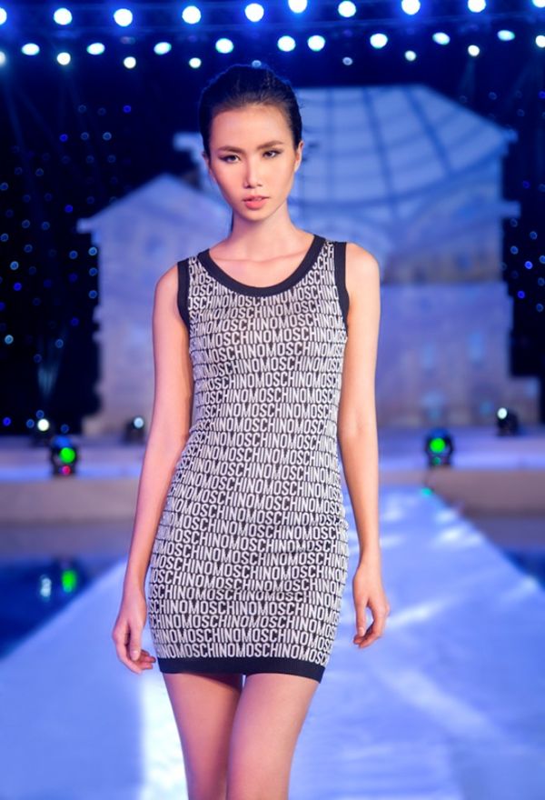 Nguyễn Oanh lạnh lùng catwalk giữa dàn Next Top Model 9