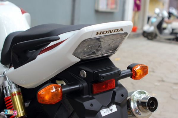 Cận cảnh Honda CB400 Super Four giá hơn 300 triệu tại Hà Nội 13