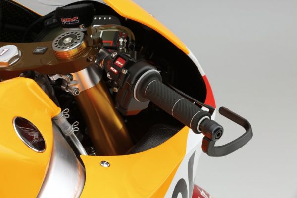 Honda chính thức ra mắt xe RC213V 2015 7