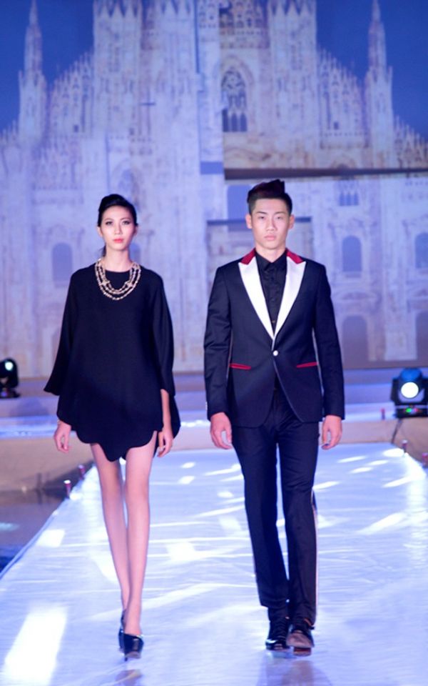 Nguyễn Oanh lạnh lùng catwalk giữa dàn Next Top Model 11