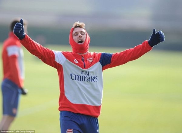 Sanchez sẽ mạo hiểm ra sân để giúp Arsenal hạ Tottenham 9