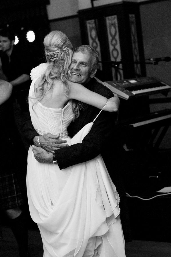 Khoảnh khắc xúc động của bố và con gái trong ngày cưới 9