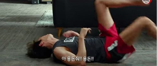 Cười ngất xem Kim Woo Bin "lăn đùng ngã ngửa" vòi vĩnh tiền 6