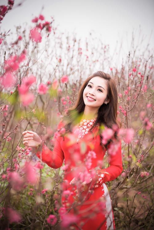 MC Thùy Linh xinh đẹp bên sắc hoa đào 30