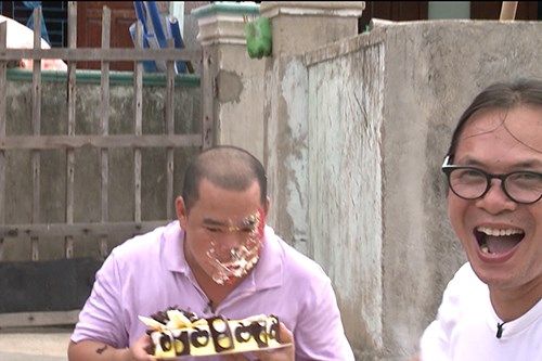 Bố ơi, mình đi đâu thế?: Minh Khang được tổ chức sinh nhật tại làng chài 3