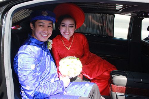 Ông xã Việt Kiều rước cô dâu Trúc Diễm bằng siêu xe bạc tỷ 45