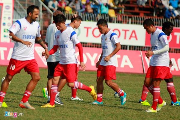 Cần Thơ 3-0 HAGL: Văn Thắng lập hat-trick 28