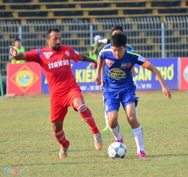 Cần Thơ 3-0 HAGL: Văn Thắng lập hat-trick 10