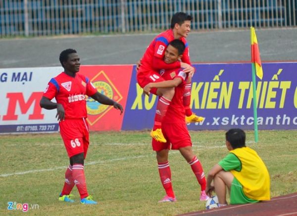 Cần Thơ 3-0 HAGL: Văn Thắng lập hat-trick 2