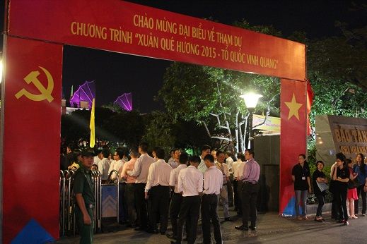 Trực tiếp “Xuân quê hương 2015” từ Bến cảng nhà Rồng 6