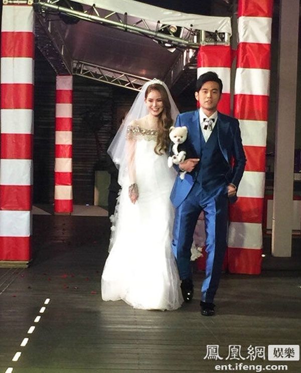 Vợ Châu Kiệt Luân mặc váy gần 700 triệu tại lễ cưới lần 2 9