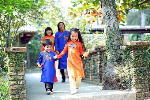 Gia đình Việt Hương, Thúy Hạnh, Bình Minh mặc áo dài du xuân 6