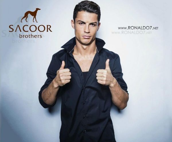 Ronaldo tươi tắn bên nữ siêu mẫu xinh đẹp 8