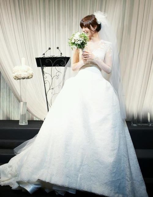 Top 10 sao nữ Kpop mặc váy cưới đẹp nhất 27