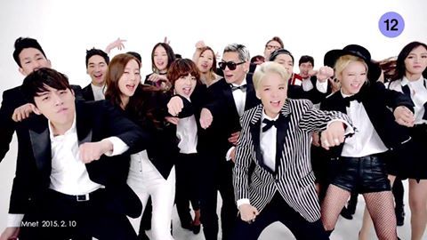 “Cô nàng đẹp trai” của K-pop “quậy tưng” trong MV solo 12