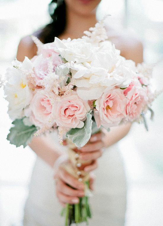 Hoa cưới màu hồng cho cô dâu Việt 9
