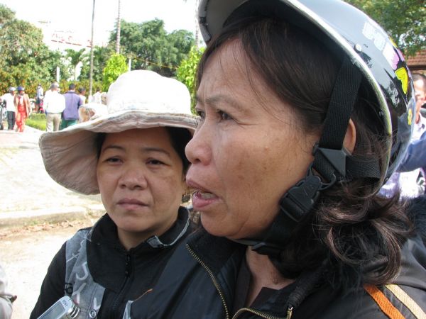 Người dân Đà Nẵng xếp hàng vào viếng ông Nguyễn Bá Thanh 3