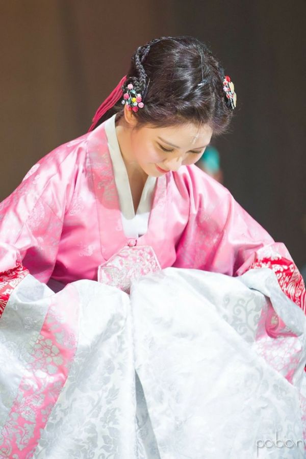 Mỹ nữ Hàn đọ sắc trong hanbok truyền thống 5