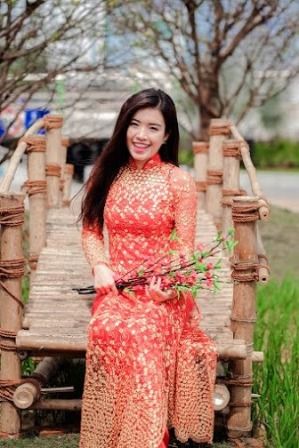 Bạn trẻ Đà Nẵng “khoe dáng” với hoa Xuân 6