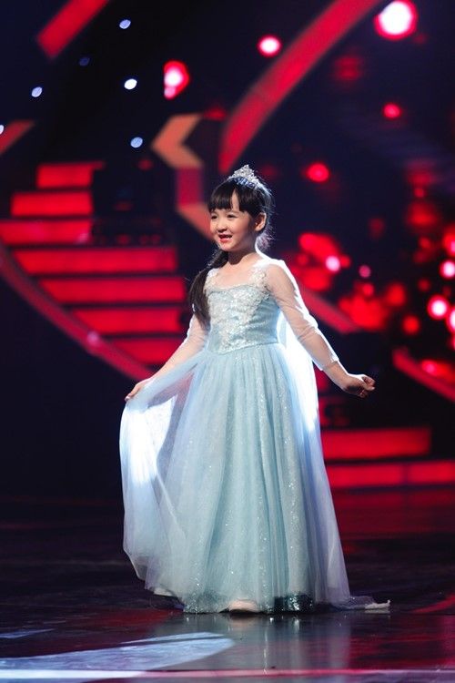 Con gái Trang Nhung tiến thẳng Chung kết Vietnam"s got talent 3