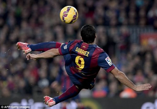 Messi có hat-trick, Barca lập kỷ lục thắng liên tiếp 11 trận 7