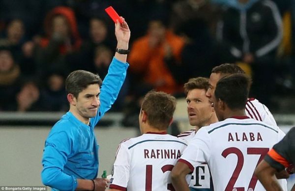 Alonso nhận thẻ đỏ, Bayern bị Shakhtar Donetsk cầm hòa 0-0 8