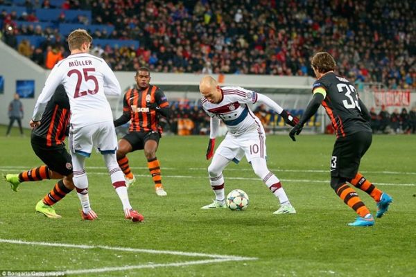 Alonso nhận thẻ đỏ, Bayern bị Shakhtar Donetsk cầm hòa 0-0 10