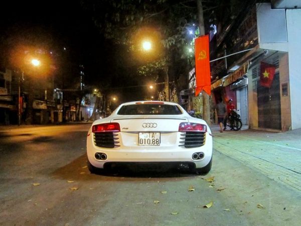 Siêu xe Audi R8 tái xuất ở Sài Gòn dịp Tết 5