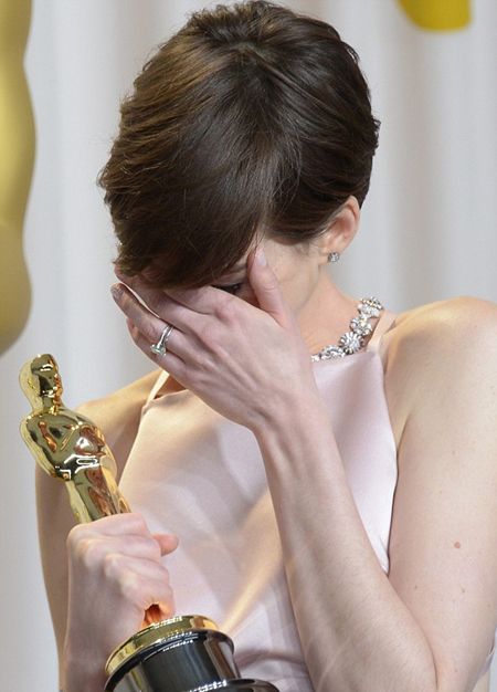 Những khoảnh khắc xúc động của “sao” khi nhận giải Oscar 3