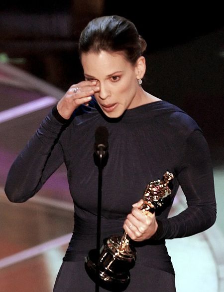 Những khoảnh khắc xúc động của “sao” khi nhận giải Oscar 4