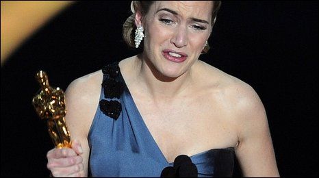 Những khoảnh khắc xúc động của “sao” khi nhận giải Oscar 10