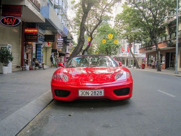 Siêu xe Ferrari F360 dạo phố Sài Gòn đầu năm 3