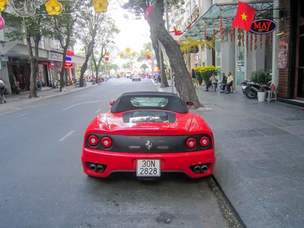 Siêu xe Ferrari F360 dạo phố Sài Gòn đầu năm 4