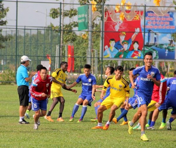 Công Vinh nhận lì xì may mắn trước ngày đá Cup C1 châu Á 5