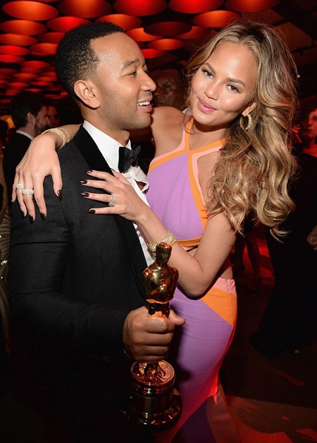 John Legend ăn mừng chiến thắng Oscar bên vợ đẹp 9