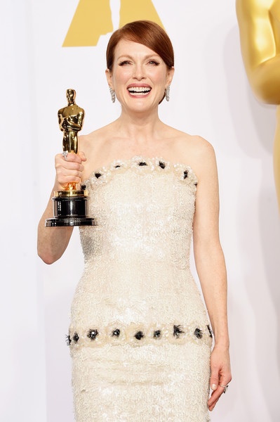 Dàn “sao” giành giải Oscar quây quần chụp hình 8