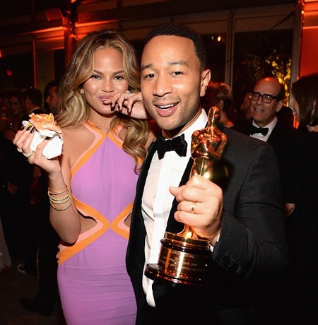 John Legend ăn mừng chiến thắng Oscar bên vợ đẹp 14