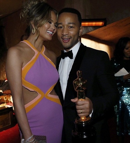 John Legend ăn mừng chiến thắng Oscar bên vợ đẹp 4