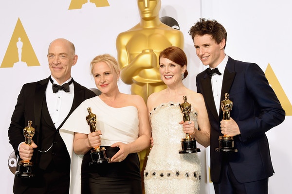 Dàn “sao” giành giải Oscar quây quần chụp hình 5