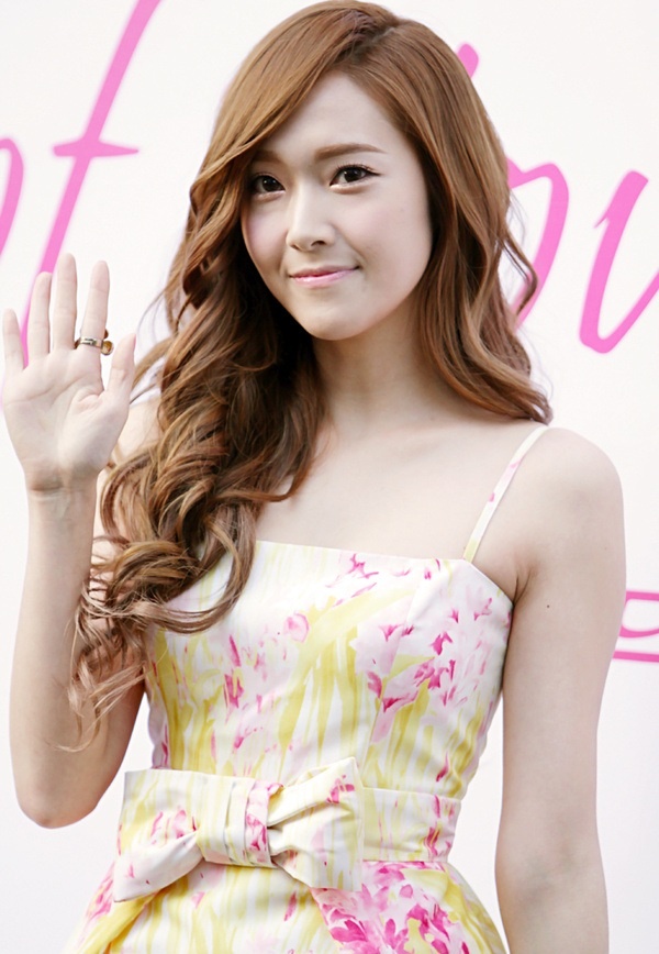 SNSD sẽ đối đầu với cựu thành viên Jessica? 3