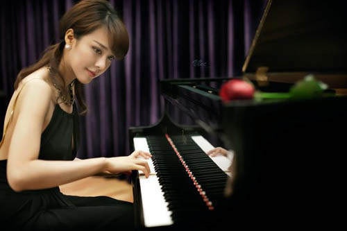 Ngất ngây trước “nữ thần piano” gợi cảm nhất châu Á 7