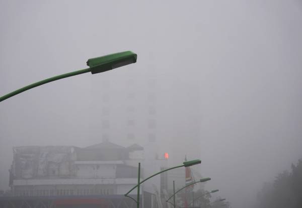 Sương mù dày đặc bao phủ Hà Nội 5