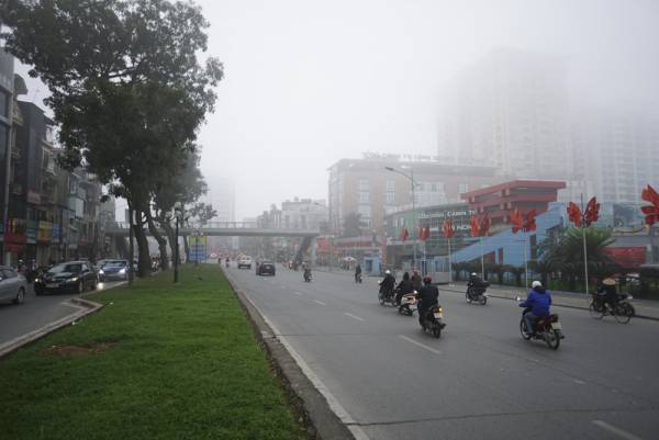 Sương mù dày đặc bao phủ Hà Nội 3