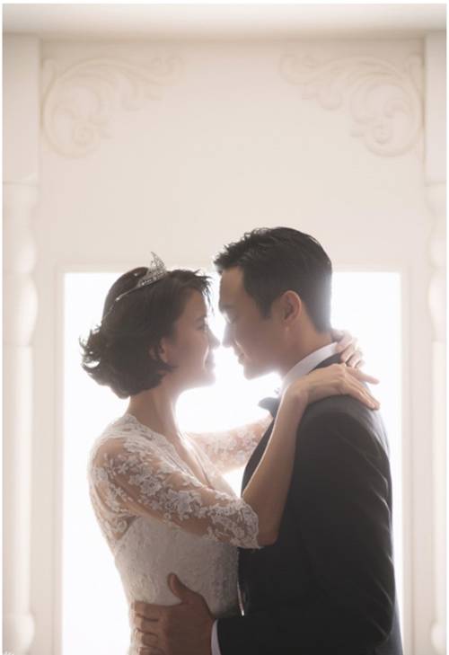 Cựu HH Hongkong chụp ảnh cưới sau 14 năm kết hôn 15