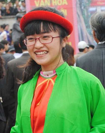Thiếu nữ Kinh Bắc khoe sắc giữa Hội Lim 12
