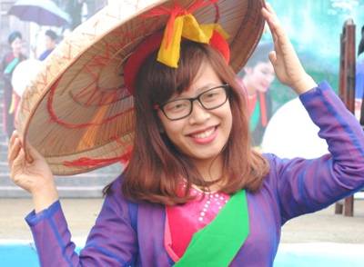 Thiếu nữ Kinh Bắc khoe sắc giữa Hội Lim 11